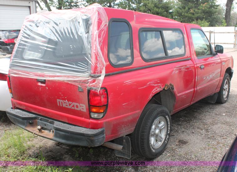 image for item I7956 1995 Mazda B2300 pickup truck