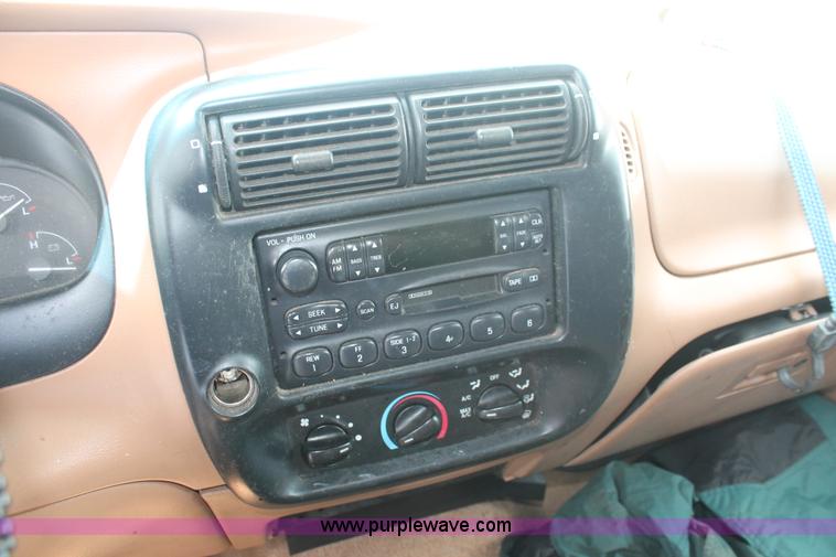 image for item I7956 1995 Mazda B2300 pickup truck