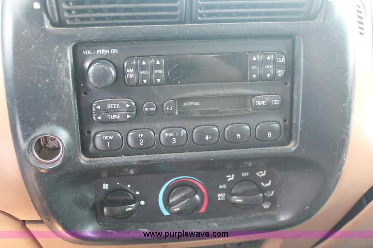 image for item I7956 1995 Mazda B2300 pickup truck