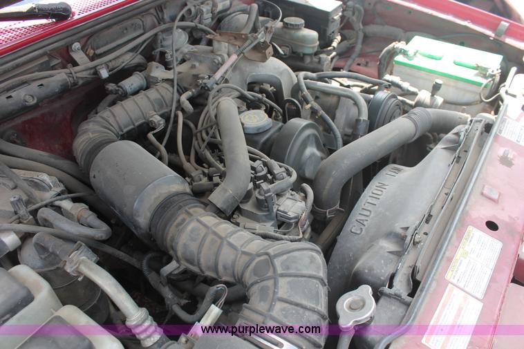 image for item I7956 1995 Mazda B2300 pickup truck