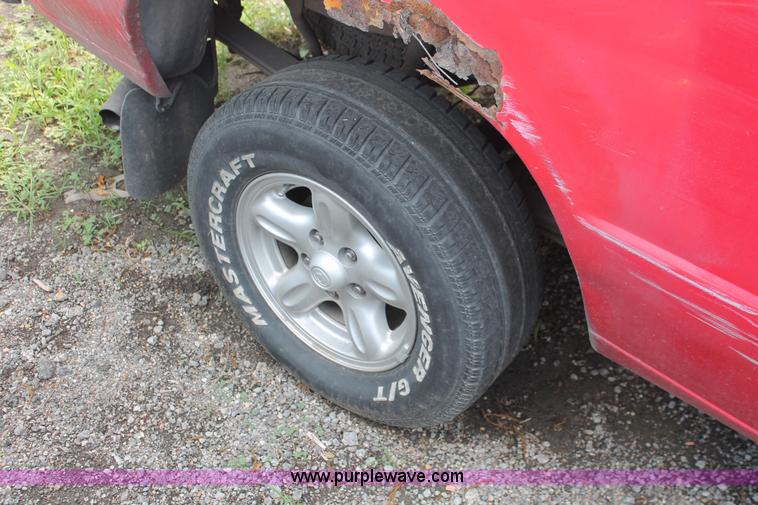 image for item I7956 1995 Mazda B2300 pickup truck