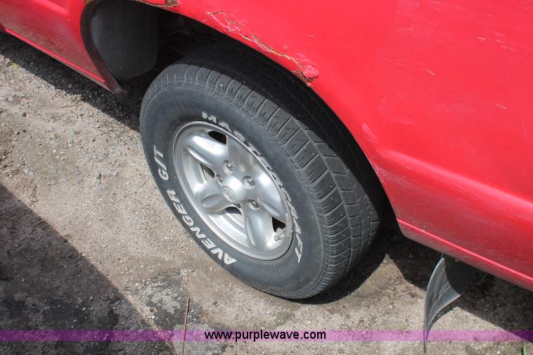 image for item I7956 1995 Mazda B2300 pickup truck