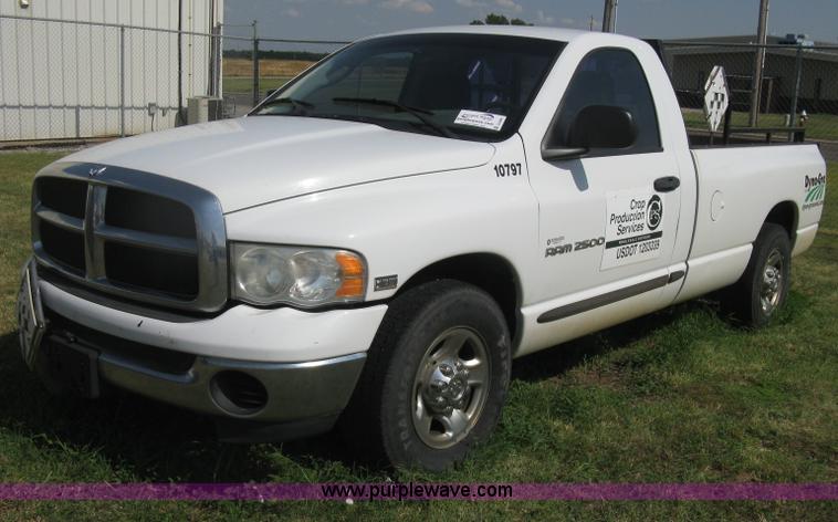 image for item D8461 2004 Dodge Ram 2500 pickup truck