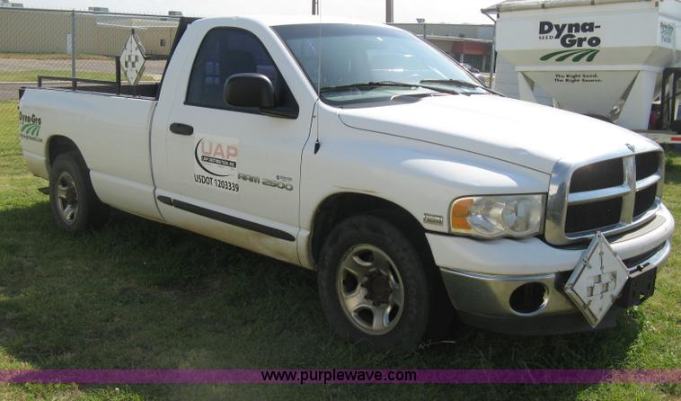 image for item D8461 2004 Dodge Ram 2500 pickup truck