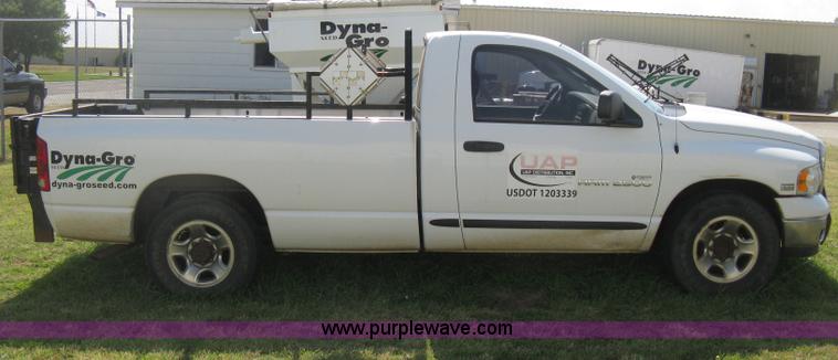 image for item D8461 2004 Dodge Ram 2500 pickup truck