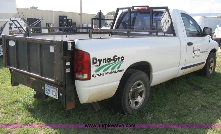 image for item D8461 2004 Dodge Ram 2500 pickup truck