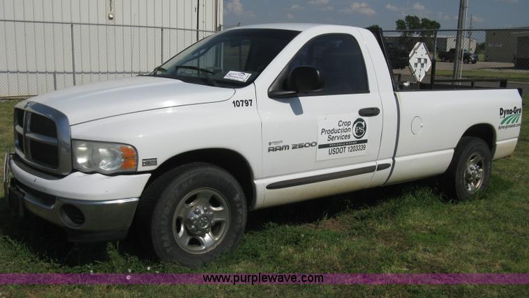 image for item D8461 2004 Dodge Ram 2500 pickup truck