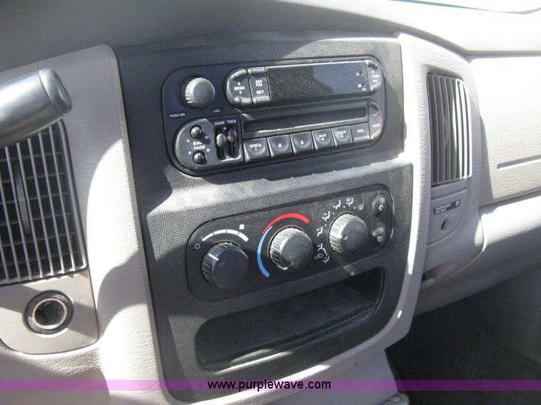 image for item D8461 2004 Dodge Ram 2500 pickup truck