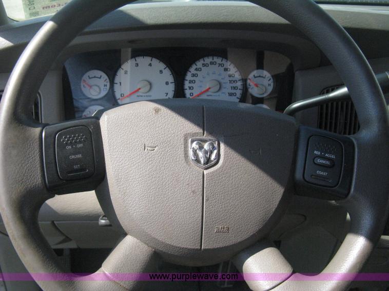 image for item D8461 2004 Dodge Ram 2500 pickup truck