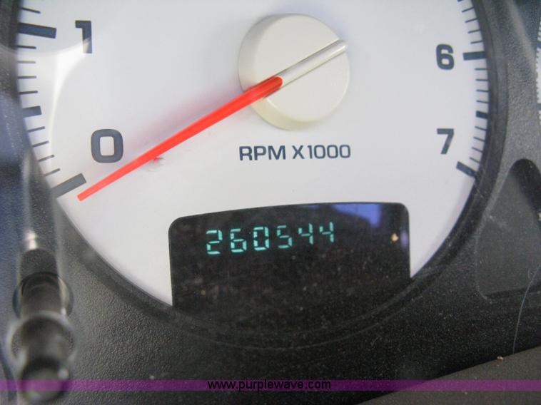 image for item D8461 2004 Dodge Ram 2500 pickup truck