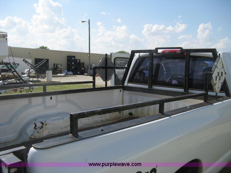 image for item D8461 2004 Dodge Ram 2500 pickup truck