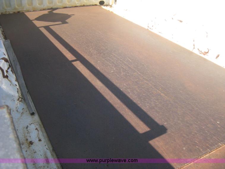 image for item D8461 2004 Dodge Ram 2500 pickup truck