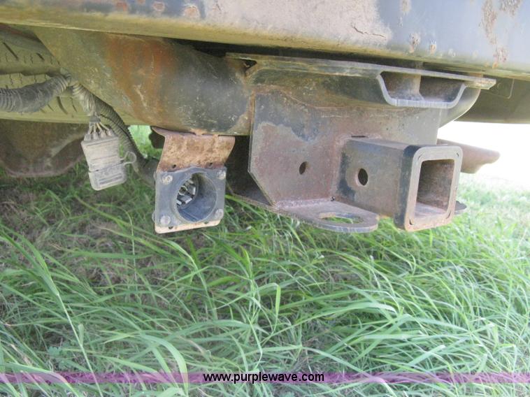 image for item D8461 2004 Dodge Ram 2500 pickup truck