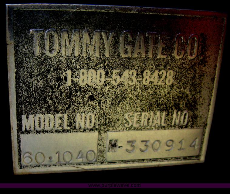 image for item D8461 2004 Dodge Ram 2500 pickup truck