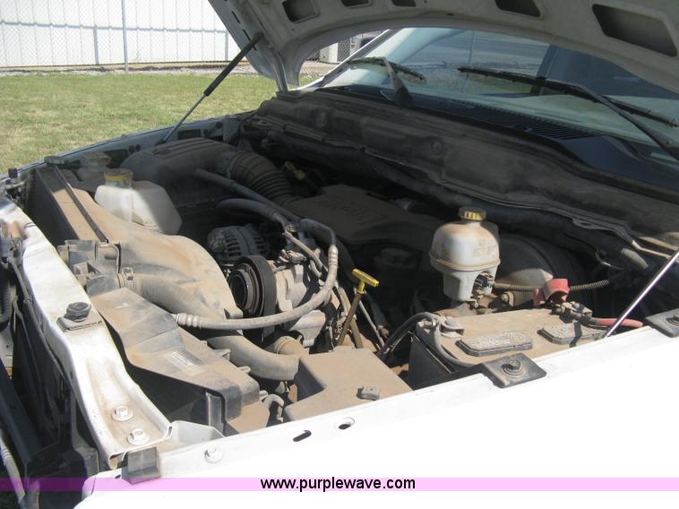 image for item D8461 2004 Dodge Ram 2500 pickup truck