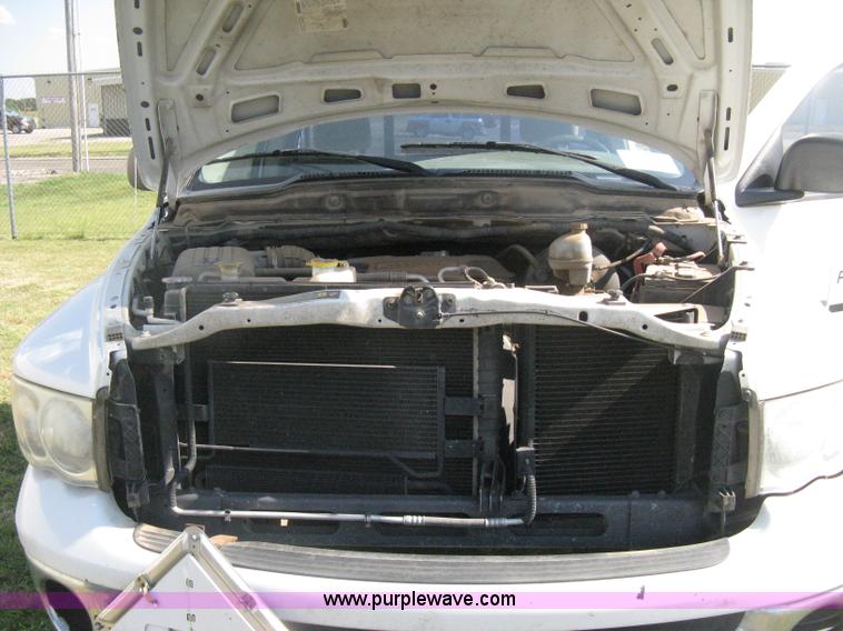 image for item D8461 2004 Dodge Ram 2500 pickup truck