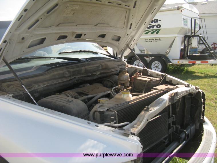 image for item D8461 2004 Dodge Ram 2500 pickup truck