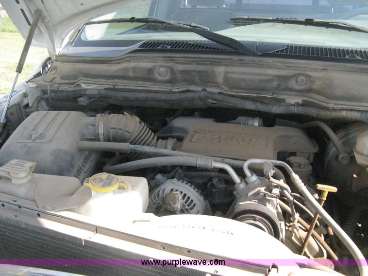 image for item D8461 2004 Dodge Ram 2500 pickup truck