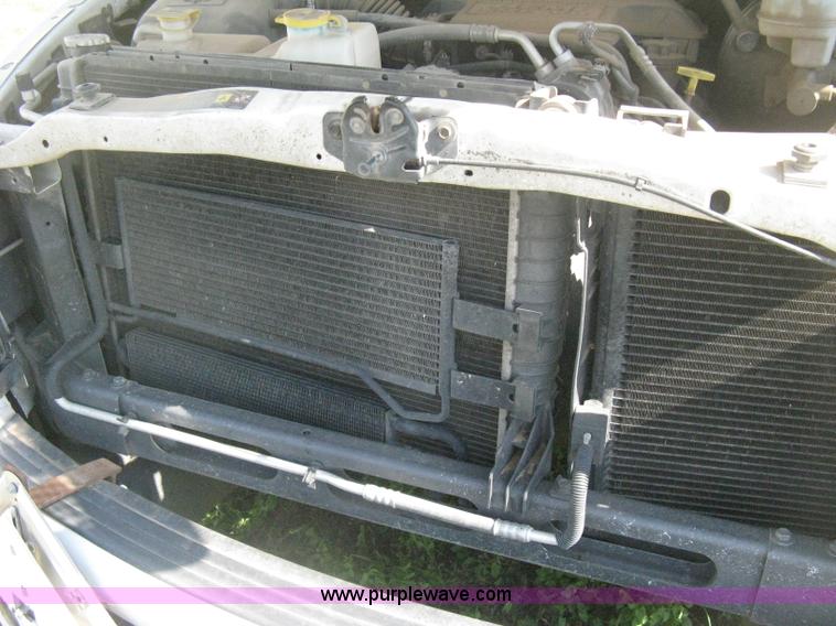 image for item D8461 2004 Dodge Ram 2500 pickup truck