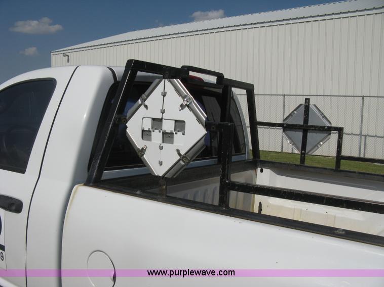 image for item D8461 2004 Dodge Ram 2500 pickup truck