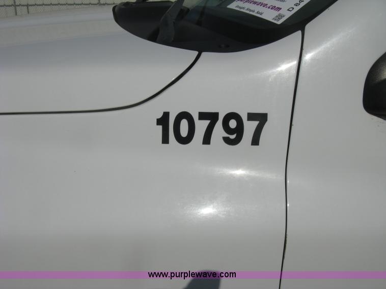 image for item D8461 2004 Dodge Ram 2500 pickup truck