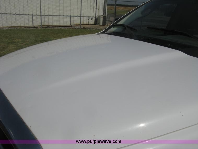 image for item D8461 2004 Dodge Ram 2500 pickup truck