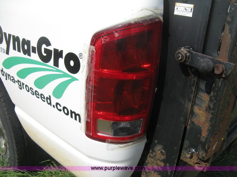 image for item D8461 2004 Dodge Ram 2500 pickup truck