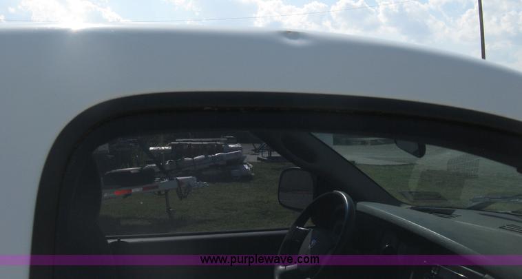 image for item D8461 2004 Dodge Ram 2500 pickup truck