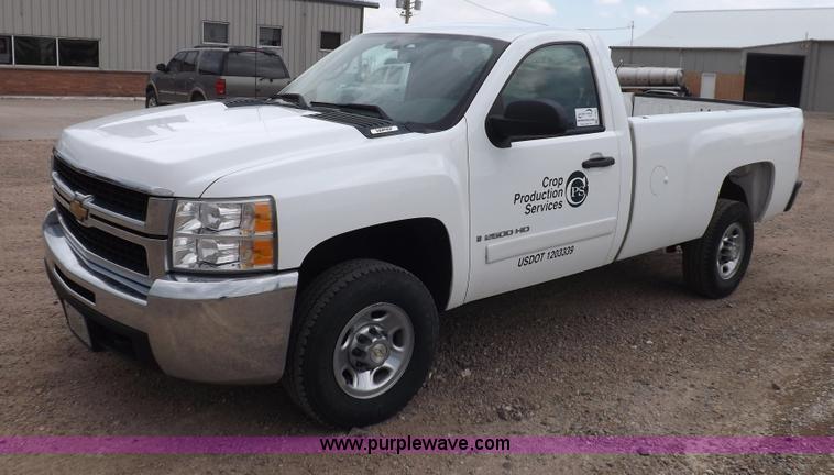 image for item I7665 2008 Chevrolet Silverado 2500HD pickup truck