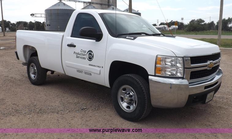 image for item I7665 2008 Chevrolet Silverado 2500HD pickup truck