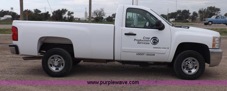 image for item I7665 2008 Chevrolet Silverado 2500HD pickup truck
