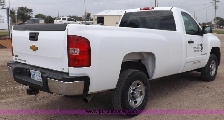 image for item I7665 2008 Chevrolet Silverado 2500HD pickup truck