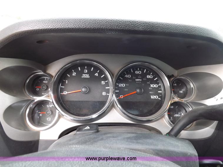 image for item I7665 2008 Chevrolet Silverado 2500HD pickup truck