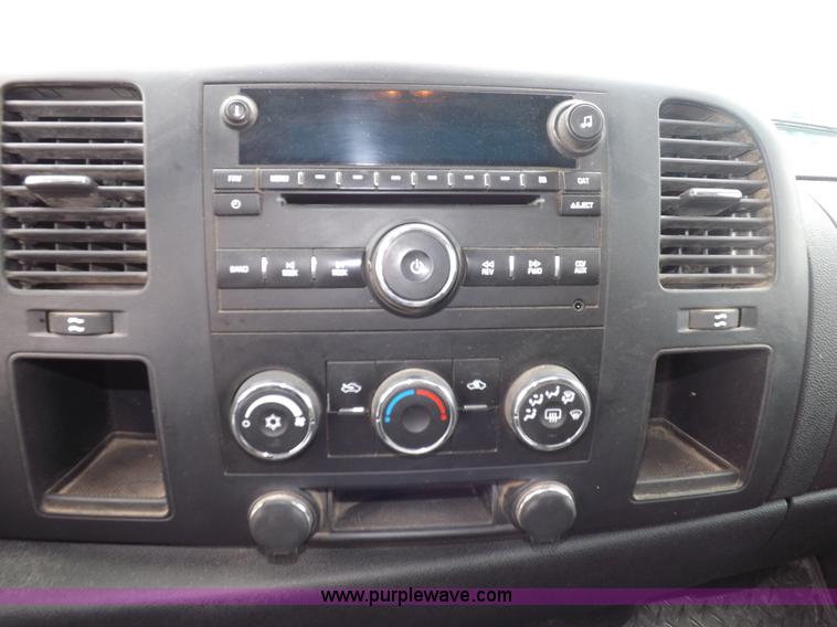 image for item I7665 2008 Chevrolet Silverado 2500HD pickup truck