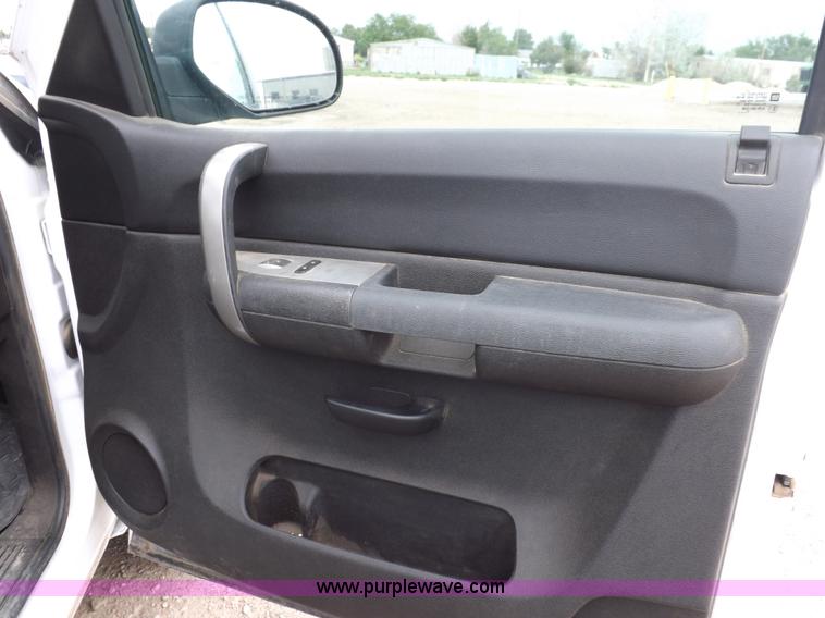 image for item I7665 2008 Chevrolet Silverado 2500HD pickup truck