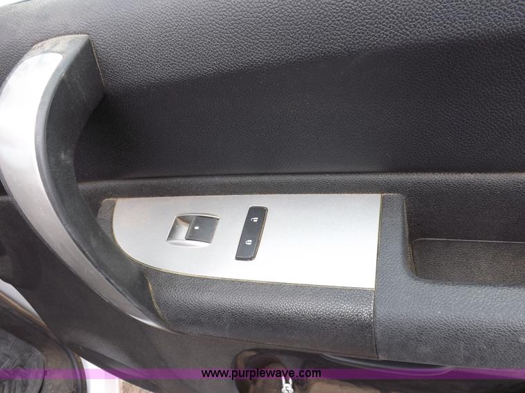 image for item I7665 2008 Chevrolet Silverado 2500HD pickup truck