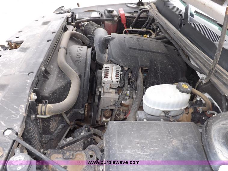 image for item I7665 2008 Chevrolet Silverado 2500HD pickup truck