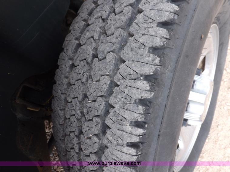 image for item I7665 2008 Chevrolet Silverado 2500HD pickup truck