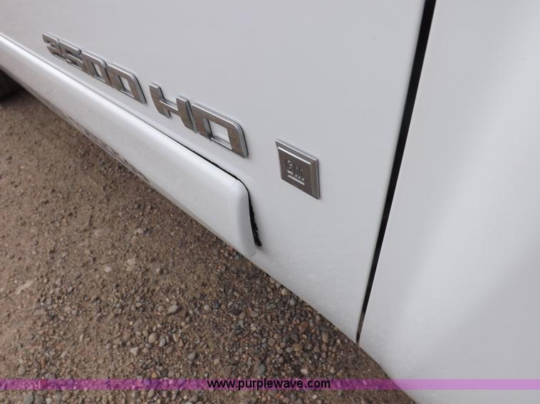 image for item I7665 2008 Chevrolet Silverado 2500HD pickup truck