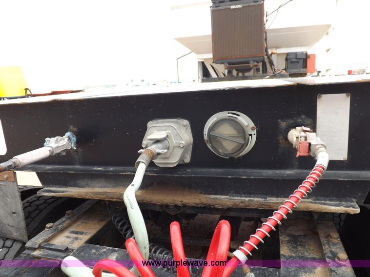 image for item I7666 2008 Neville tender trailer