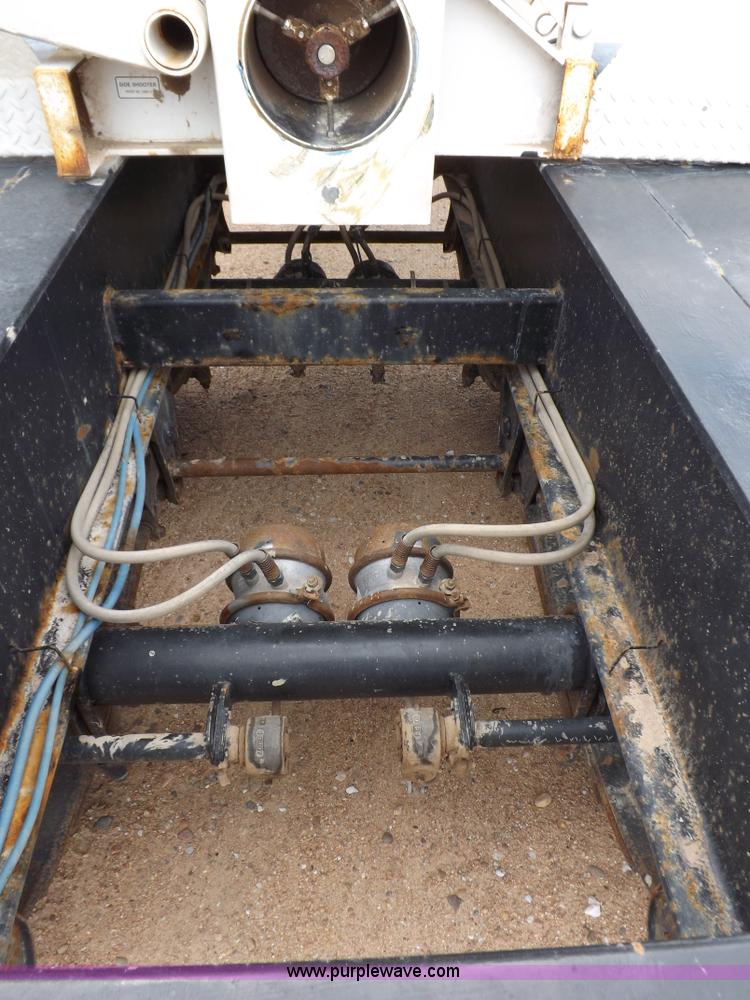 image for item I7666 2008 Neville tender trailer