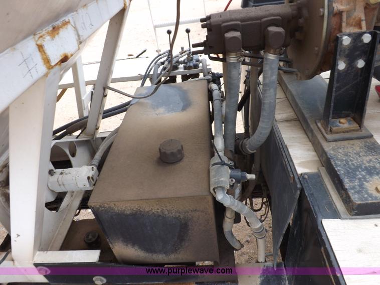 image for item I7666 2008 Neville tender trailer