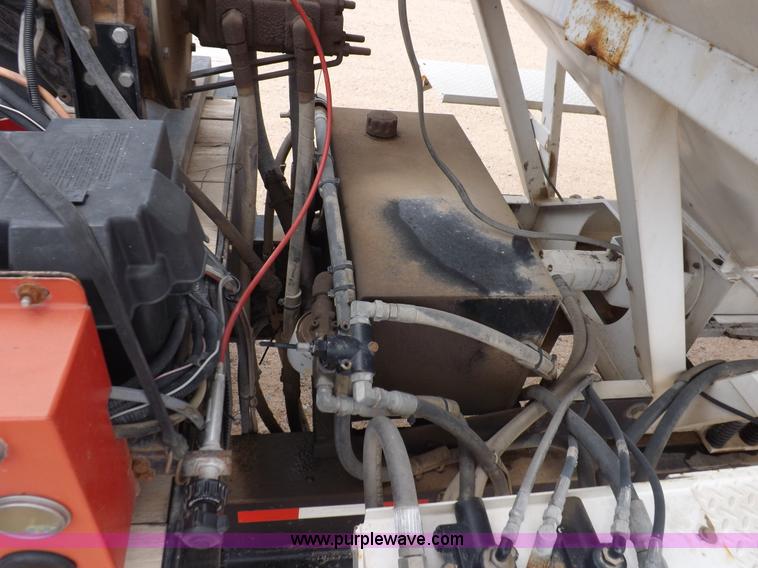 image for item I7666 2008 Neville tender trailer