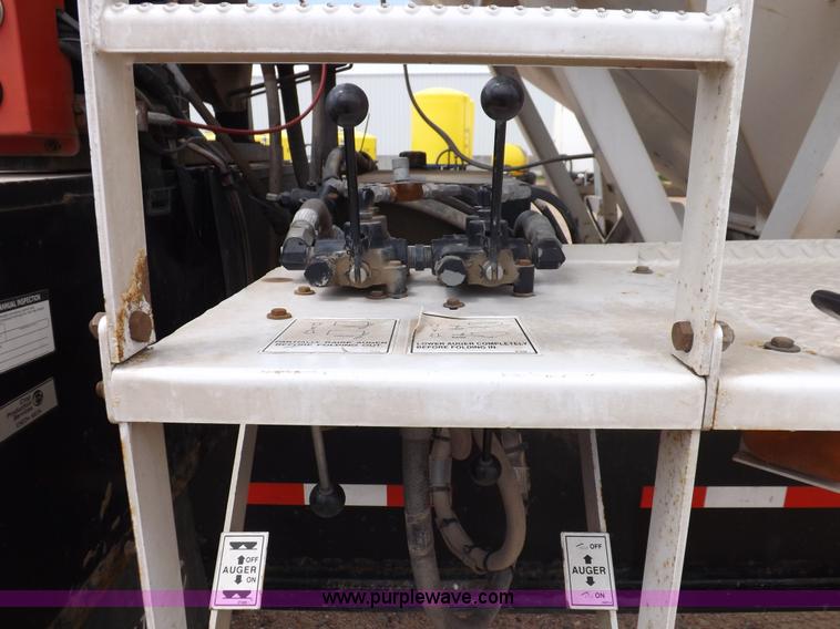 image for item I7666 2008 Neville tender trailer