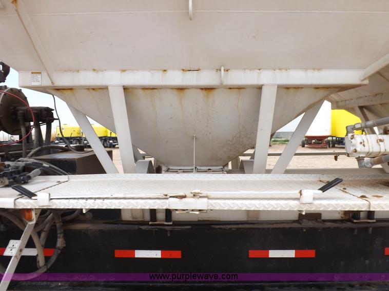 image for item I7666 2008 Neville tender trailer