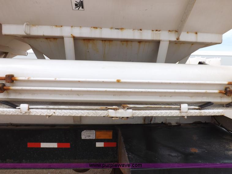 image for item I7666 2008 Neville tender trailer