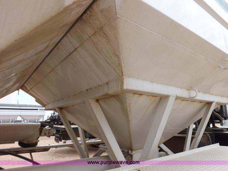 image for item I7666 2008 Neville tender trailer