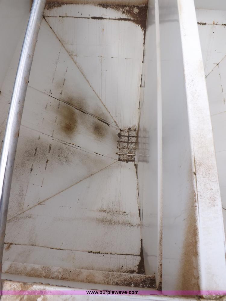 image for item I7666 2008 Neville tender trailer