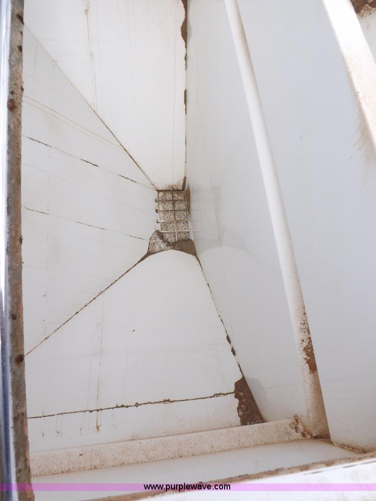 image for item I7666 2008 Neville tender trailer