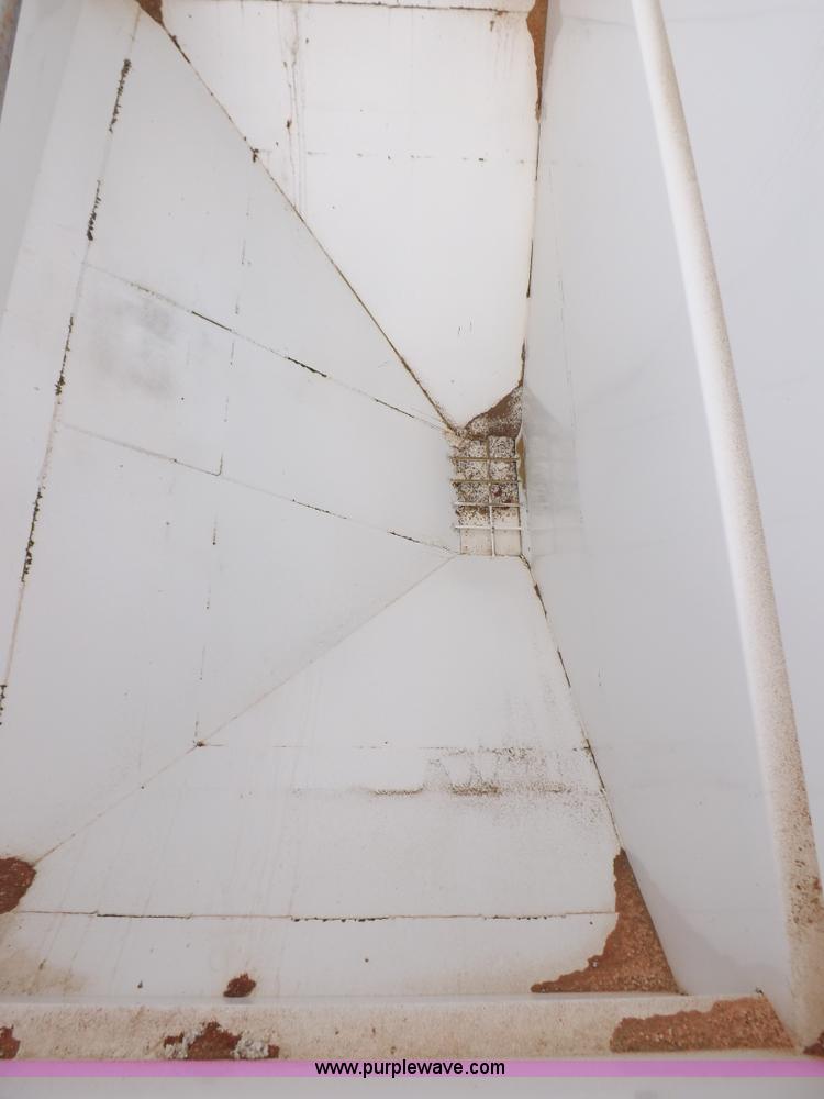 image for item I7666 2008 Neville tender trailer